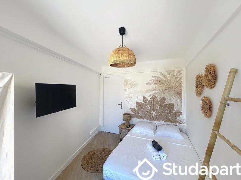 Chambre - 80 m² - 1 pièce