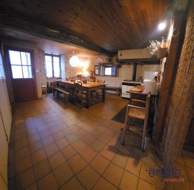 Maison - 148 m² - 7 pièces