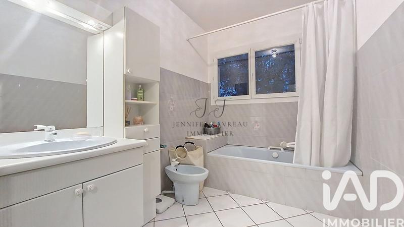 Maison - 177 m² - 7 pièces