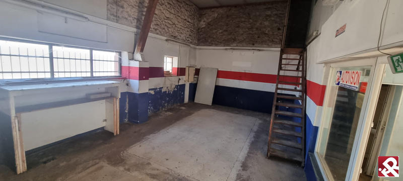 Parking / Garage - 76 m²