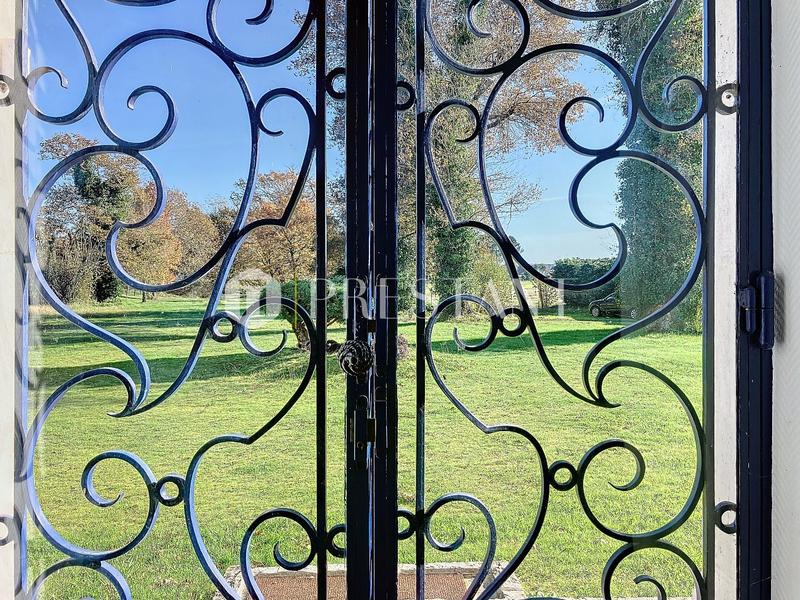 Maison - 223 m² - 6 pièces