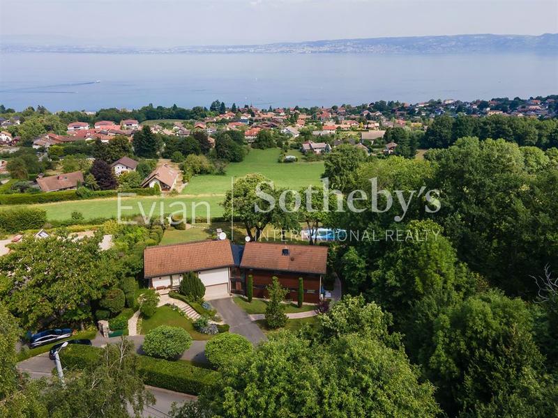 Villa - 288 m² - 6 pièces