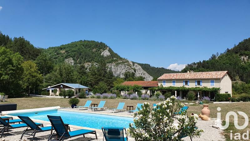 Maison - 478 m² - 15 pièces