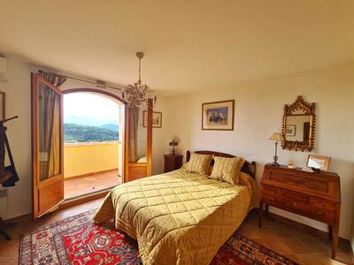 Villa - 235 m² - 7 pièces