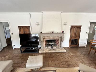 Demeure - 239 m² - 8 pièces