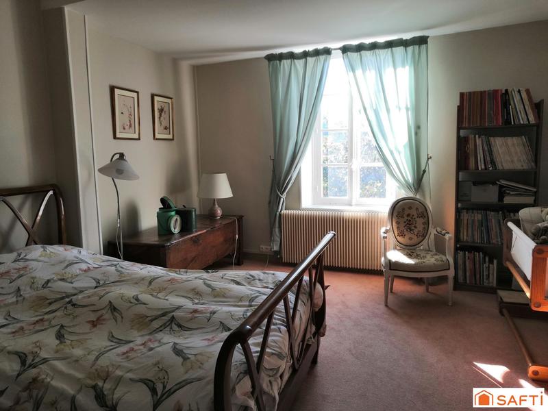 Maison - 247 m² - 10 pièces