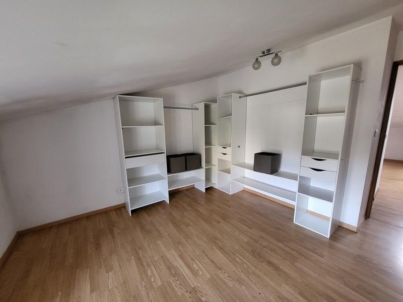 Maison - 200 m² - 9 pièces