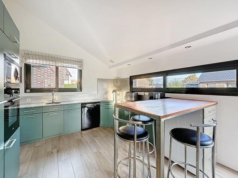 Maison - 183 m² - 12 pièces