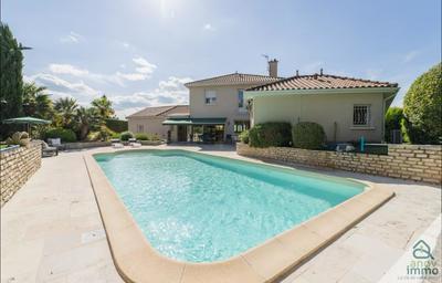 Villa - 240 m² - 7 pièces