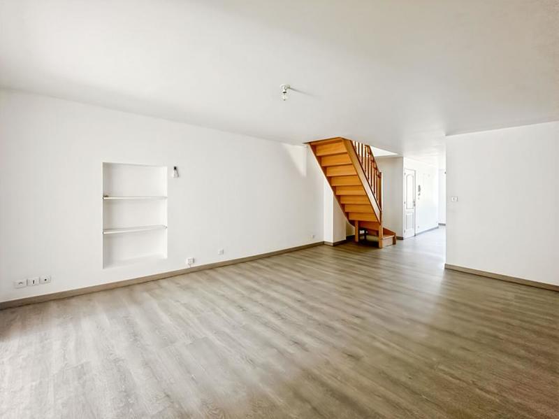 Maison - 250 m² - 10 pièces