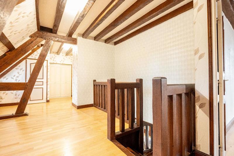 Maison - 258 m² - 7 pièces