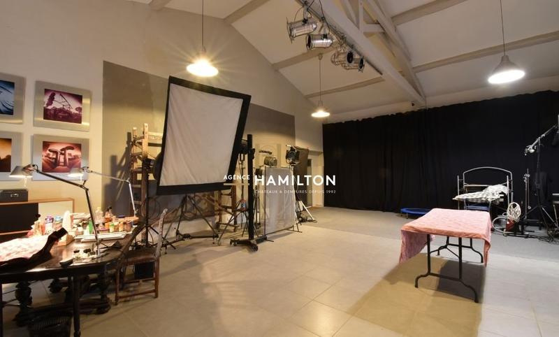 Propriété - 655 m² - 18 pièces