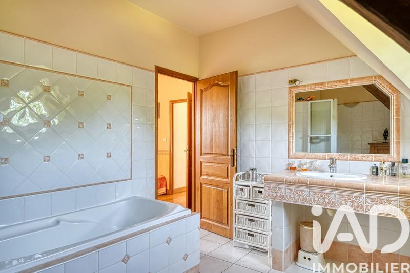 Maison - 290 m² - 8 pièces