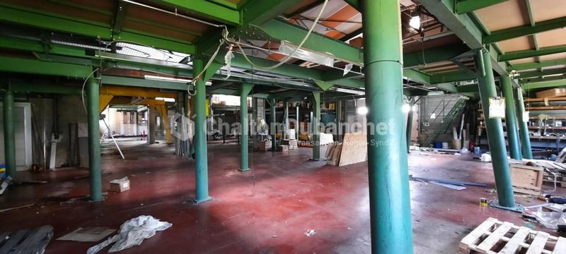 Entrepôt - 887 m²