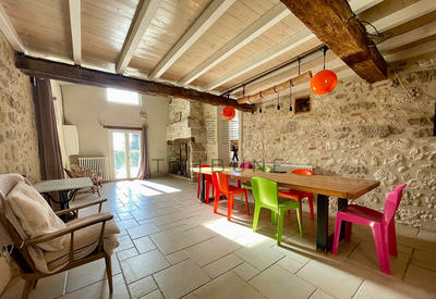 Maison - 220 m² - 8 pièces