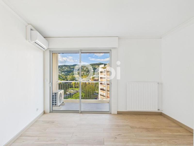 Appartement - 98 m² - 4 pièces