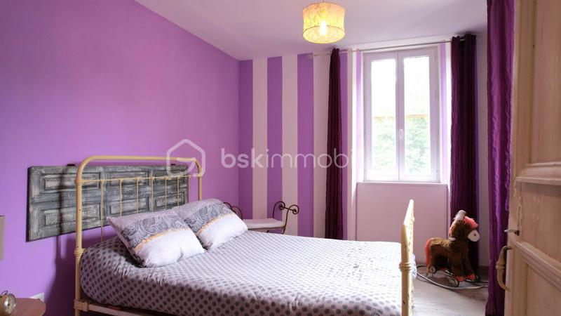 Demeure - 230 m² - 5 pièces