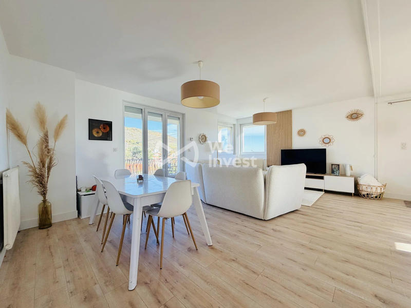 Maison - 182 m² - 9 pièces