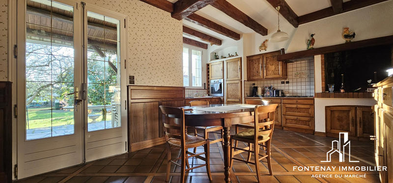 Maison - 220 m² - 7 pièces