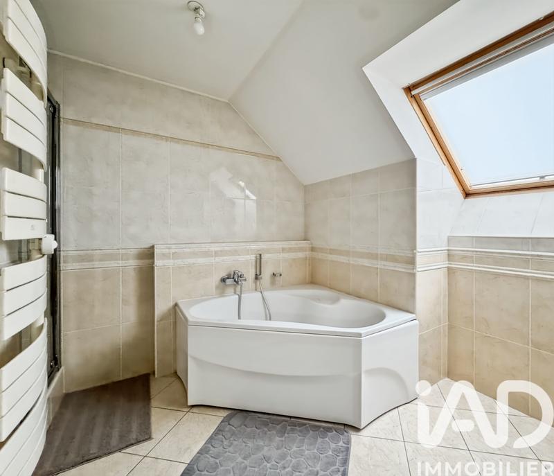 Maison - 185 m² - 7 pièces