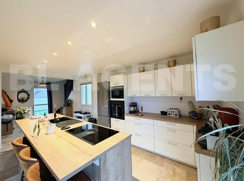 Maison - 145 m² - 6 pièces