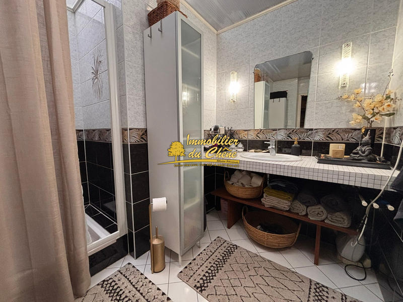 Maison - 200 m² - 9 pièces