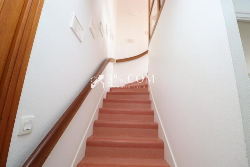 Maison - 176 m² - 9 pièces