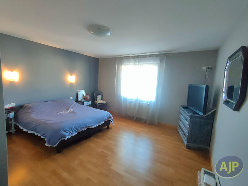 Maison - 162 m² - 4 pièces