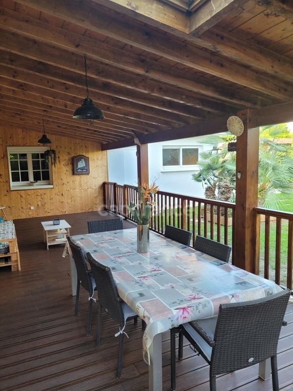 Maison - 298 m² - 8 pièces