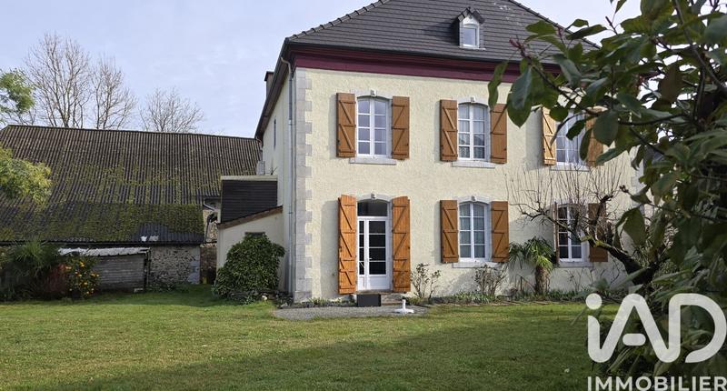 Maison - 355 m² - 9 pièces