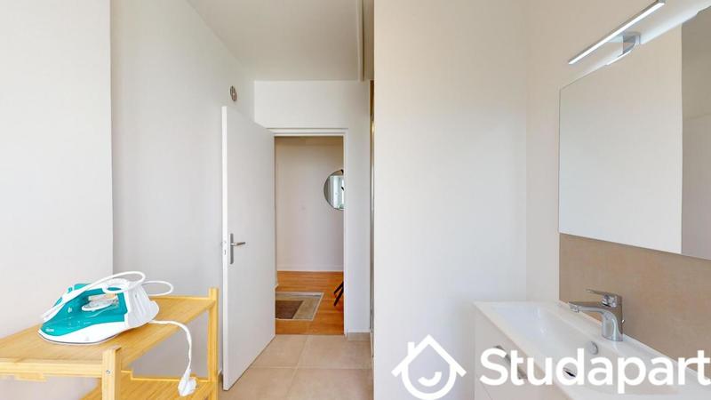 Chambre - 9 m² - 1 pièce