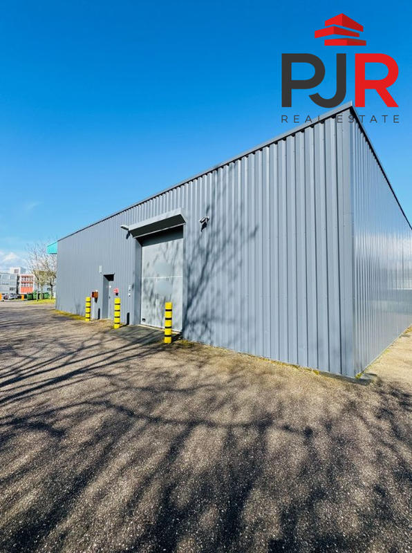Local d'activités - 172 m²