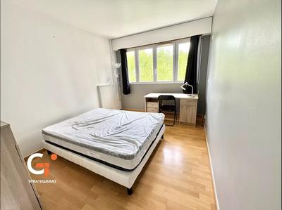 Chambre - 11 m² - 5 pièces