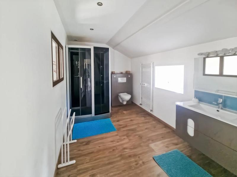 Maison - 207 m² - 7 pièces