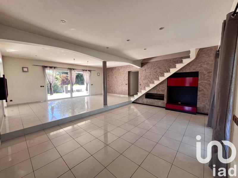 Maison - 196 m² - 7 pièces