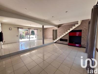 Maison - 196 m² - 7 pièces