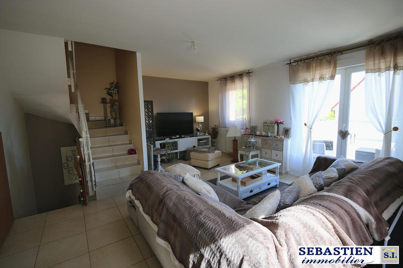 Maison - 121 m² - 6 pièces