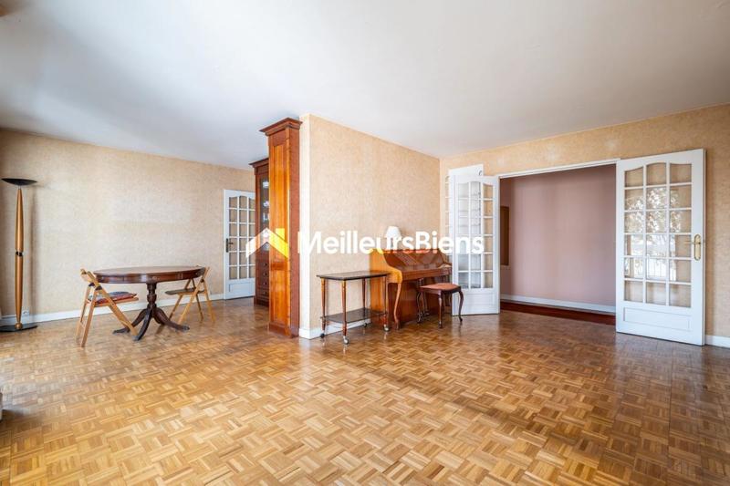 Appartement - 105 m² - 5 pièces