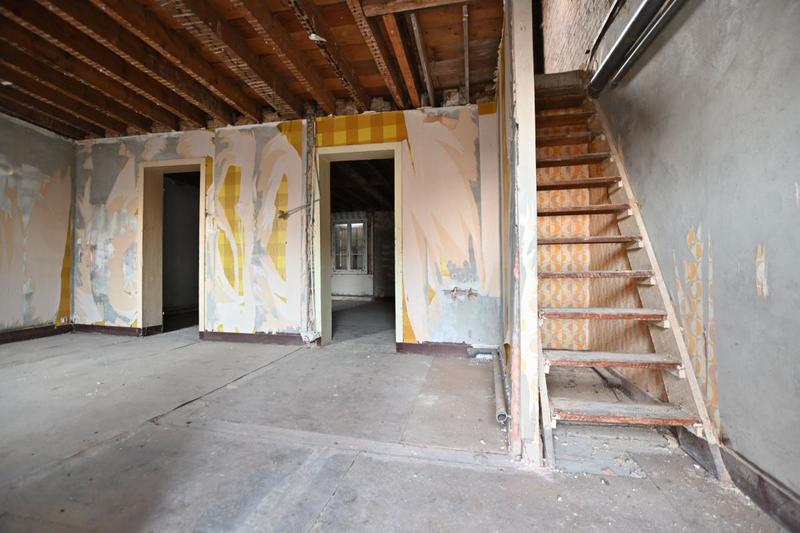 Maison - 289 m² - 2 pièces