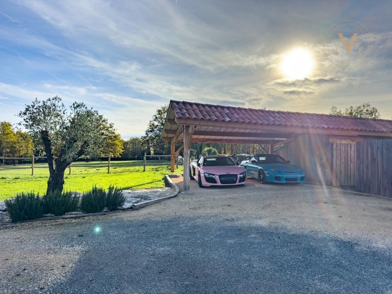 Haras - 250 m² - 6 pièces