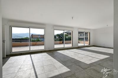 Appartement - 110 m² - 5 pièces