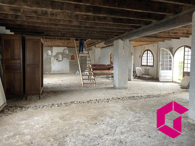 Maison - 340 m² - 10 pièces