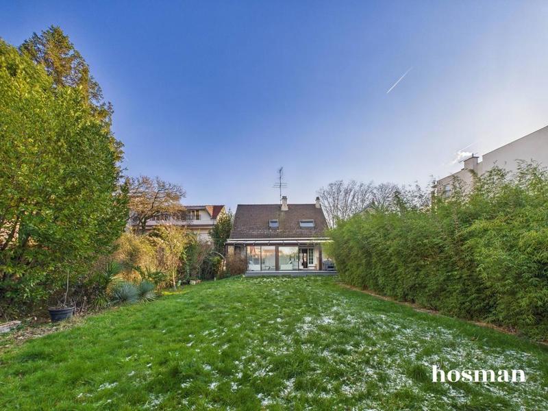 Maison - 210 m² - 6 pièces