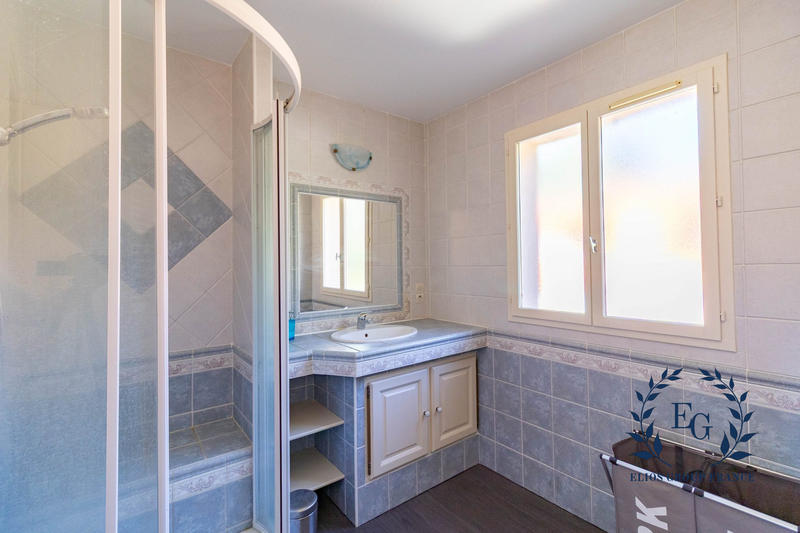 Maison - 183 m² - 5 pièces