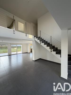 Maison - 208 m² - 6 pièces