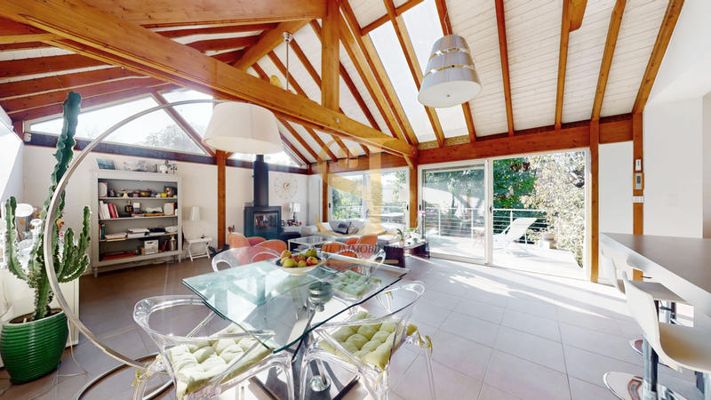 Maison - 168 m² - 7 pièces