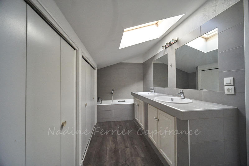 Appartement - 95 m² - 5 pièces