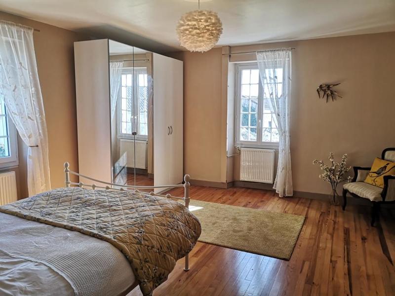 Propriété - 280 m² - 8 pièces