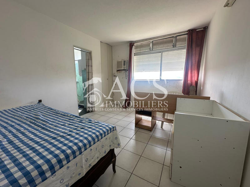 Maison - 220 m² - 6 pièces