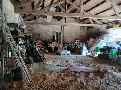 Grange - 179 m² - 1 pièce